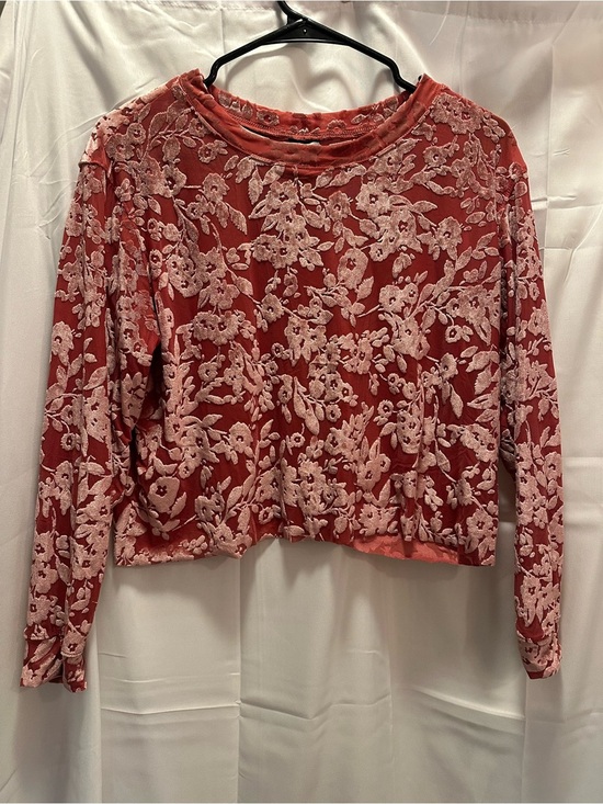 Agnes & Dora Tops - Women's Floral Cropped Long-Sleeve Top - Pink Red
